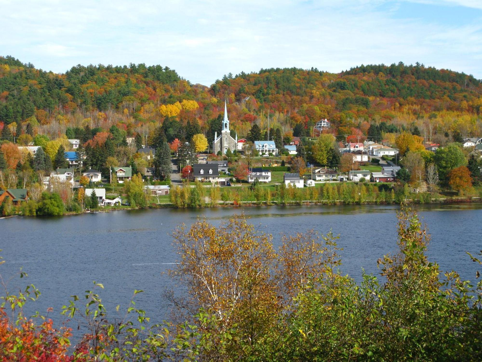 Gite Aux Traditions Saint-Jean-des Piles Exterior photo